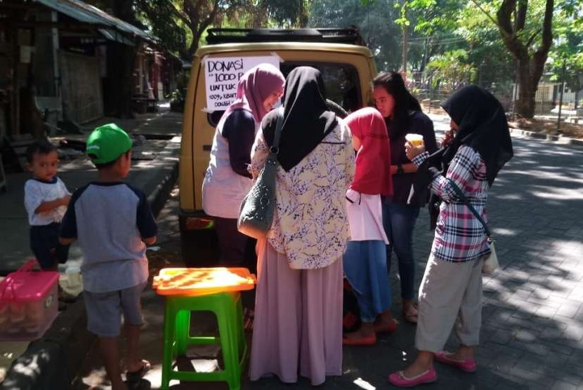 Ranu saat berjualan di Sunmor, seputaran kampus UGM, Yogyakarta.