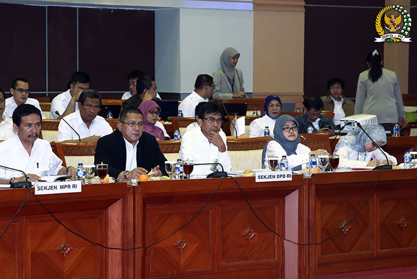 Rapat Anggaran Sekretariat Jenderal DPD RI dengan komisi III DPD RI, Jakarta (27 Mei 2013).