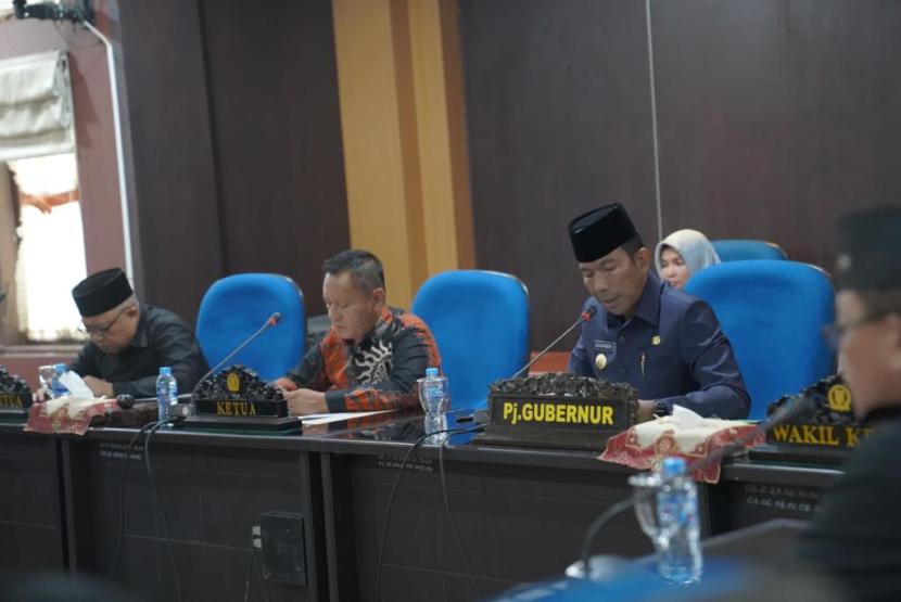 Rapat antara DPRD dengan Tim Anggaran Pemerintah Daerah (TAPD) Provinsi Kepulauan Bangka Belitung (Babel) pada 14-15 Agustus 2023 terkait pembahasan perubahan Kebijakan Umum APBD (KUA), dan Prioritas Plafon Anggaran Sementara (PPAS) Tahun Anggaran (TA) 2023.