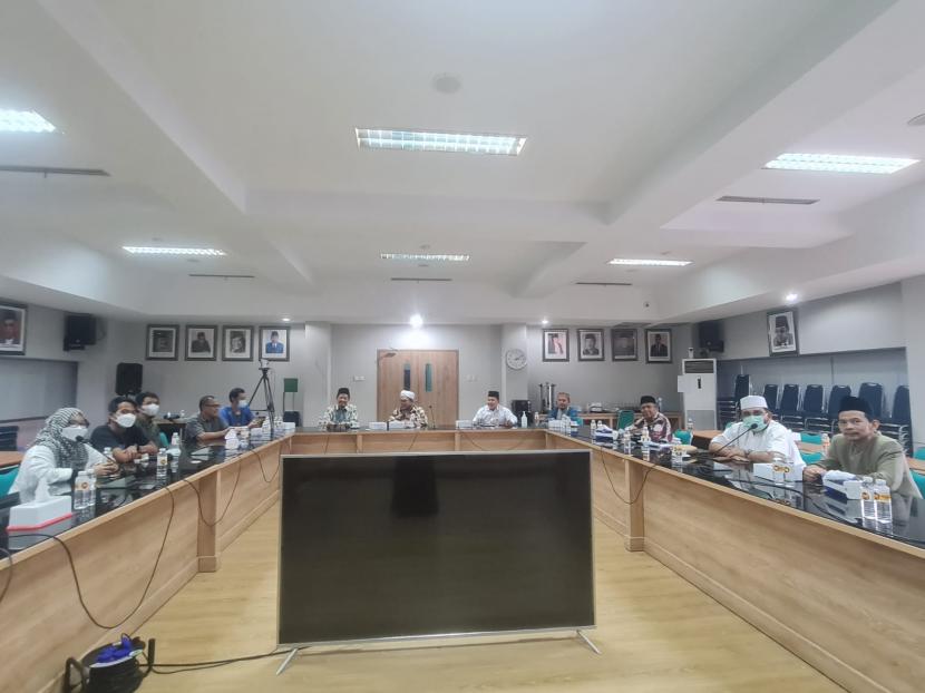 Rapat antara Komisi Dakwah MUI dan Republika di Gedung MUI, Jakarta, Kamis (16/12)