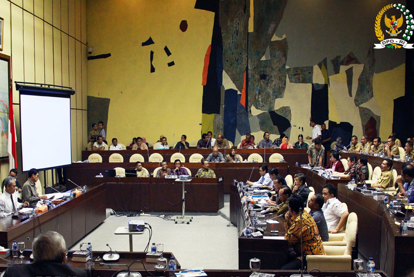  Rapat Dengar Pendapat Komite I DPD RI dengan Komisi II DPR RI, Jakarta (18 Juni 2013).