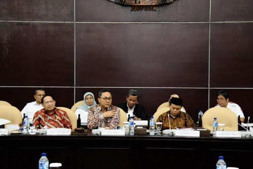 Rapat gabungan  pimpinan MPR dan DPD, di Kompleks Parlemen Senayan, Jakarta, Rabu (25/1).