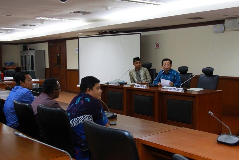 Rapat Kerja Komisi V dengan Menteri Perhubungan Budi Karya Sumadi, Basarnas, dan BMKG di Gedung DPR RI, Senayan, Jakarta, Rabu (5/7).