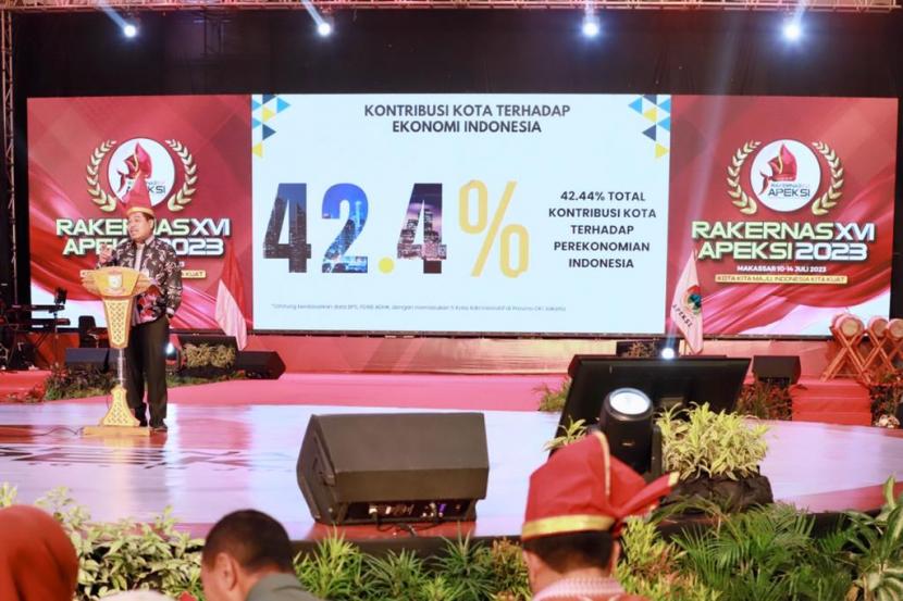 Rapat Kerja Nasional (Rakernas) XVI Asosiasi Pemerintah Kota Seluruh Indonesia (APEKSI) di Kota Makassar, Rabu (12/7/2023).