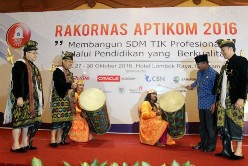 Rapat kerja nasional (rakornas) APTIKOM tahun 2016.