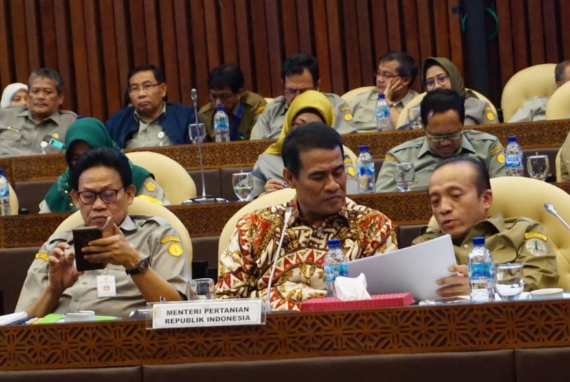 Rapat Kerja Pembahasan Anggaran Kementerian Pertanian tahun 2020 di gedung parlemen, Senin (16/9).