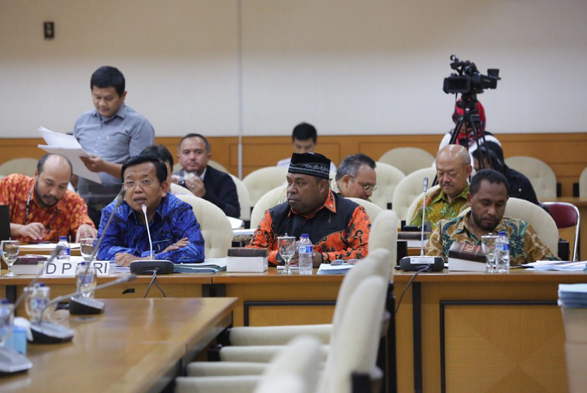 Rapat Kerja (Raker) Pansus Rancangan Undang-Undang (RUU) Daerah Kepulauan menggelar Rapat Dengar Pendapat (RDP) dengan sejumlah Kementerian Rabu (10/10).