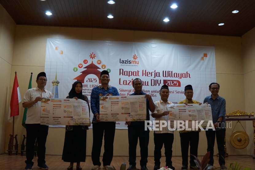 Rapat Kerja Wilayah (Rakerwil) Lazismu DIY 2025 resmi dimulai di Hotel UNY, Yogyakarta, Jumat (17/1/2025). Rakerwil ini mengangkat tema besar Sinergi Kebajikan untuk Inovasi Sosial dan Capaian SDGs.