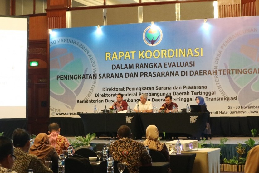 Rapat Koordinasi-Evaluasi Peningkatan Sarana dan Prasarana di Daerah Tertinggal, di Surabaya, Rabu (28/11).