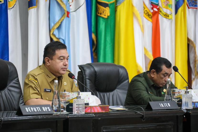 Rapat Koordinasi Pengendalian Inflasi Daerah secara hybrid dari Gedung Sasana Bhakti Praja (SBP) Kantor Pusat Kementerian Dalam Negeri (Kemendagri), Jakarta, Senin (26/2/2024).