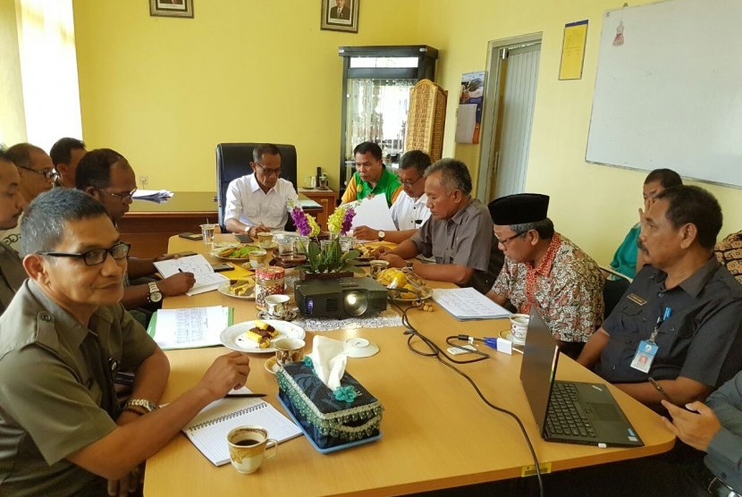 Rapat koordinasi (rakor) serap gabah (sergap) di kantor Bulog Sub Divre Lebak, Provinsi Banten, Kamis (5/7).