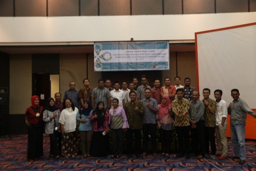 Rapat Penyusunan Dokumen Sinkronisasi Program Pemanfaatan Ruang Jangka Menengah dan Monitoring Evaluasi Berdasarkan Rencana Tata Ruang Provinsi Maluku Utara di Ternate, Kamis (24/5). 