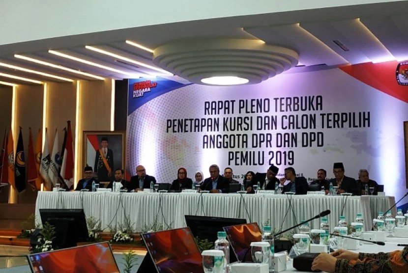 Rapat pleno terbuka penetapan hasil Pemilu 2019 pascaputusan Mahkamah Konstitusi (MK) yang digelar Sabtu (31/8)