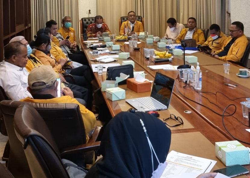Rapat tim verifikasi faktual Partai Hanura menyambut Pemilu 2024.