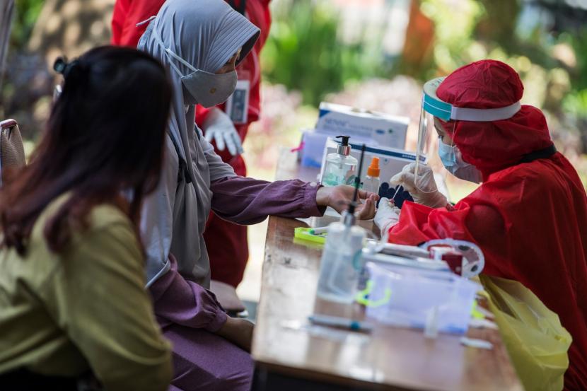 Mayoritas Covid-19 di Sulawesi Tenggara ata 312 dinyatakan sembuh. Rapid Test (Ilustrasi).