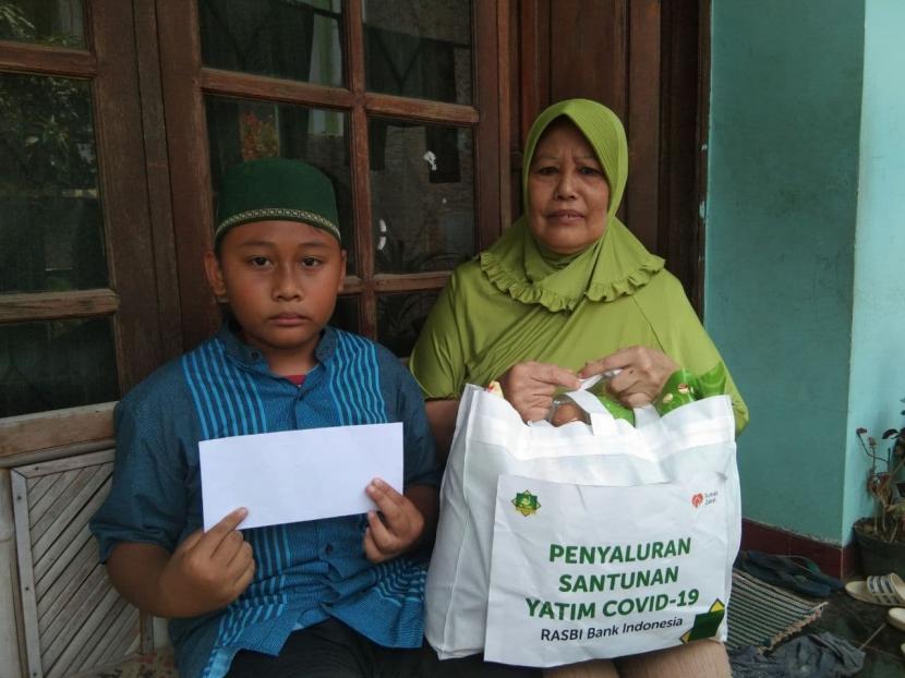  Rasbi melalui Rumah Zakat menyaluran bantuan berupa santunan untuk anak yatim terdampak Covid-19 sebanyak 100 anak yang tersebar di Jakarta, Cirebon, Cimahi, Pekanbaru dan Padang. 