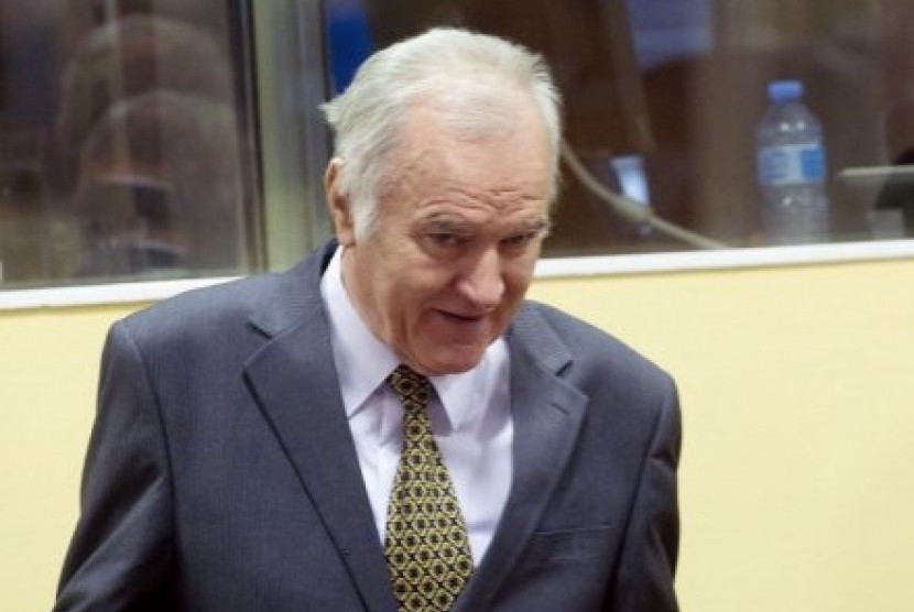 Ratko Mladic tiba di pengadilan kejahatan perang. 