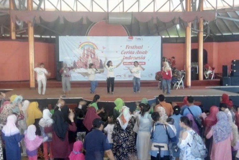 Ratusan anak mengikuti festival anak di TMII.