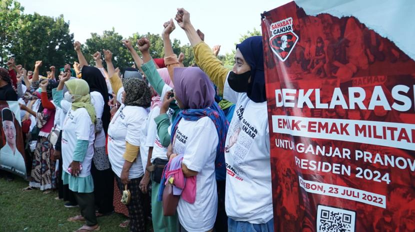 Ratusan ibu-ibu di Cirebon bersama Saga mendukung GP untuk maju di Pilpres 2024.
