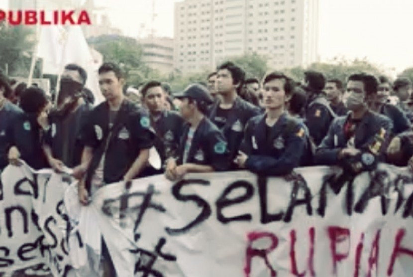 Ratusan mahasiswa gabungan menggelar aksi demo di depan Istana Negara (ilustrasi).