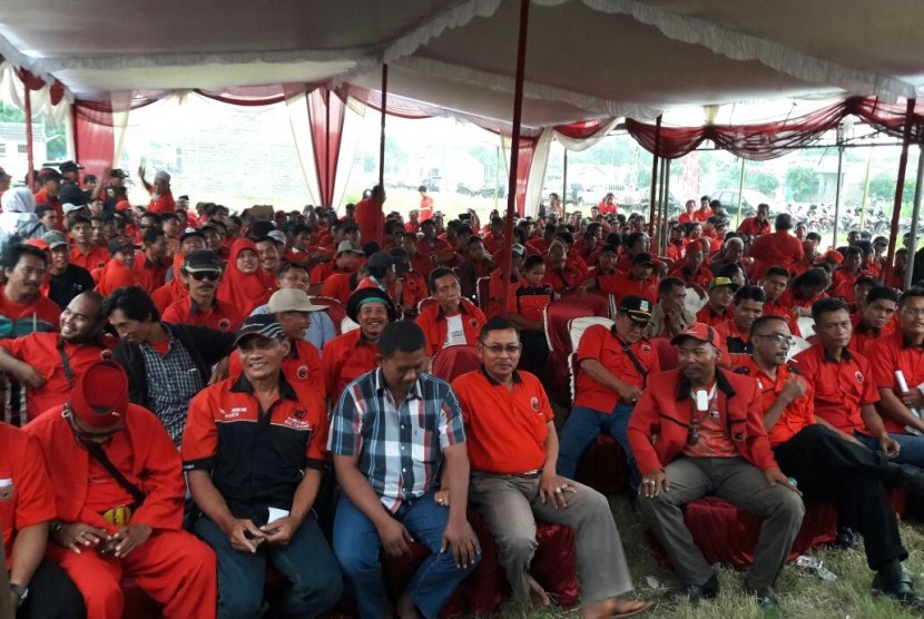 Ratusan pendukung Melly-Lik berkonsolidasi memenangkan Pilkada Kabupaten Bekasi 2017