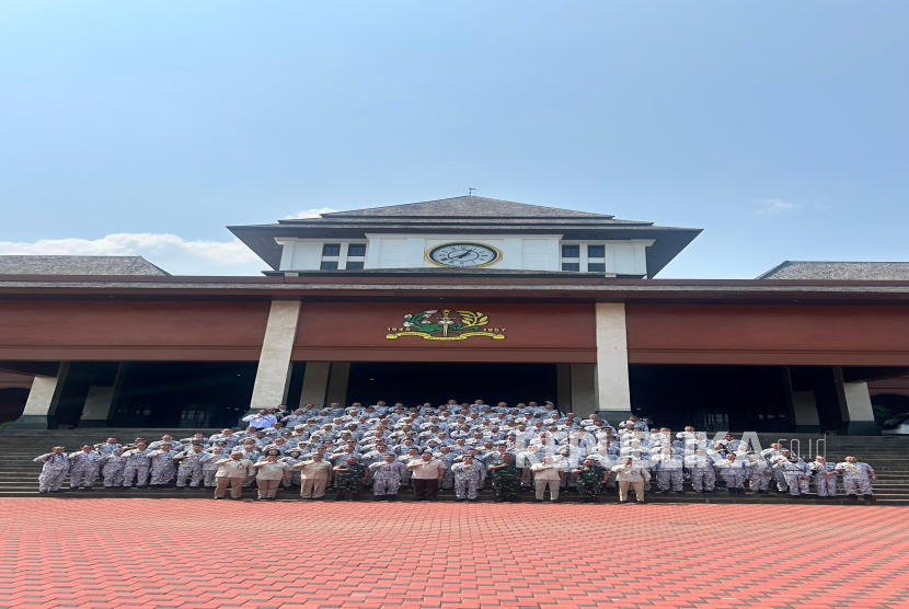 Ratusan peserta dari Kadin mengikuti retret yang digelar di Lembah Tidar.
