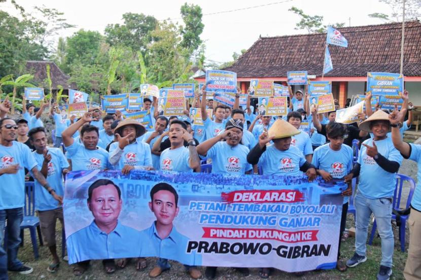 Ratusan petani deklarasi mendukung Prabowo-Gibran di Desa Trosobo, Kecamatan Sambi, Kabupaten Boyolali, Jawa Tengah, Selasa (21/11/2023).