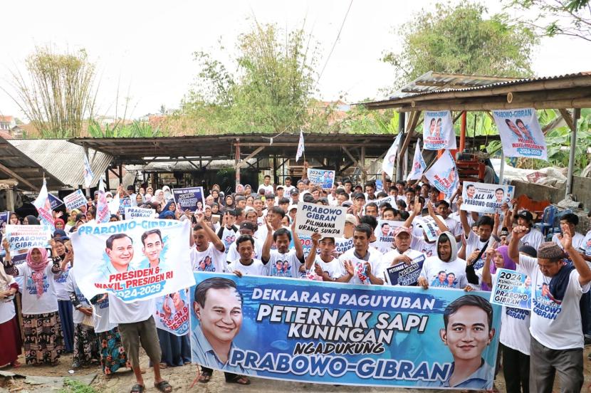 Ratusan peternak sapi di Kuningan, Jawa Barat deklarasi mendukung Prabowo-Gibran mewujudkan swasembada pangan.