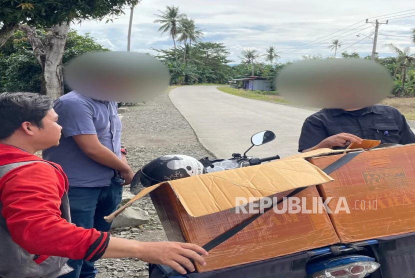 Ratusan ribu batang rokok ilegal berhasil dicegat peredarannya oleh Bea Cukai Parepare dengan nilai sekitar Rp 464.403.000.