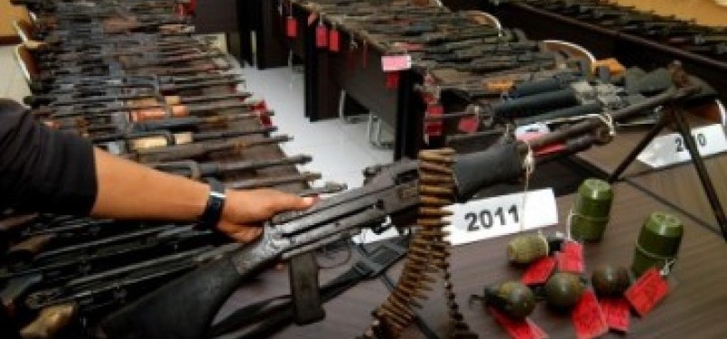 Ratusan senjata laras panjang berbagai jenis yang berhasil disita polisi di Mapolda Aceh, Banda Aceh