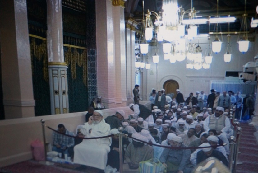 Raudhah, salah satu bagian utama masjid Nabawi.