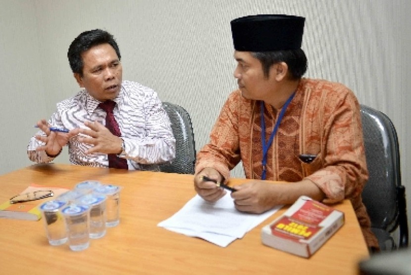 Ray Rangkuti (kanan) bertemu dengan Nelson Simanjuntak (kiri) 