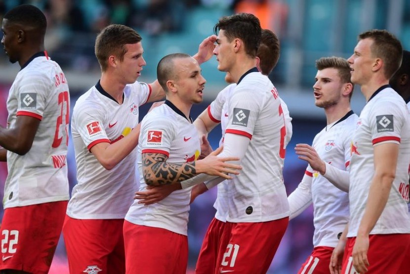 RB Leipzig mengalahkan Werder Bremen 3-0 pada lanjutan Liga Jerman, Sabtu (15/2).