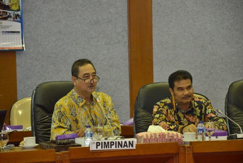  RDP antara Panja Prodi DLP dengan Dirjen Sumber Daya IPTEK Dikti, Dirjen Kelembagaan IPTEK Dikti, dan Dirjen Pembelajaran dan Kemahasiswaan Kemenristekdikti, di Gedung DPR RI, Senayan, Jakarta, Selasa (21/3). 