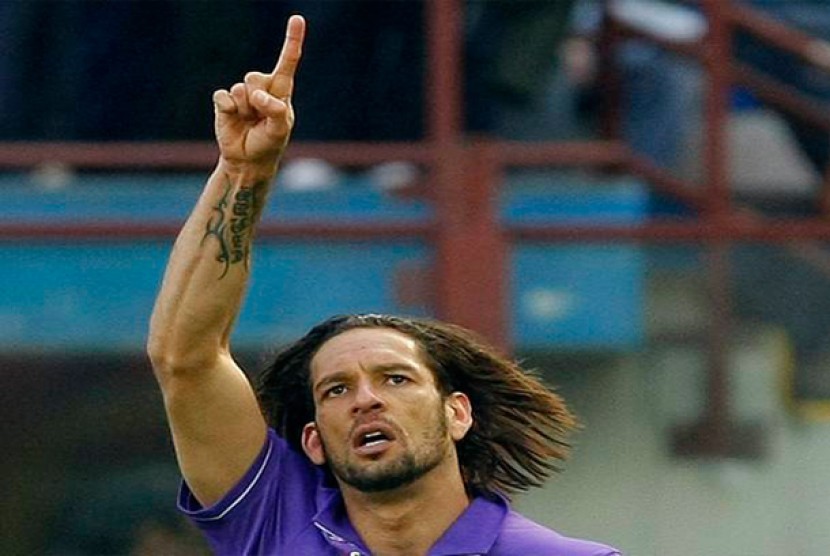 Reaksi Amauri saat mencetak gol kedua untuk Fiorentina. (Foto: allvoices.com)