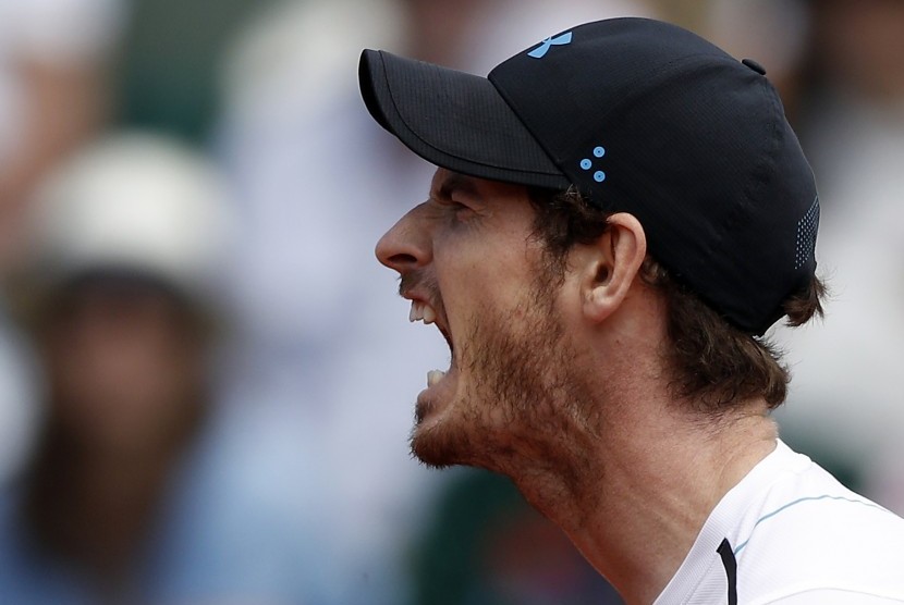 Reaksi Andy Murray pada laga semifinal Prancis Terbuka, di Roland Garros, Paris, Jumat (9/6).