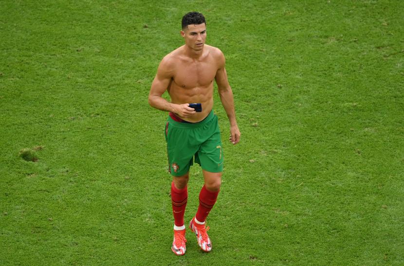 Reaksi Cristiano Ronaldo dari Portugal setelah pertandingan sepak bola babak penyisihan grup F UEFA EURO 2020 antara Portugal dan Jerman di Munich, Jerman, 19 Juni 2021.