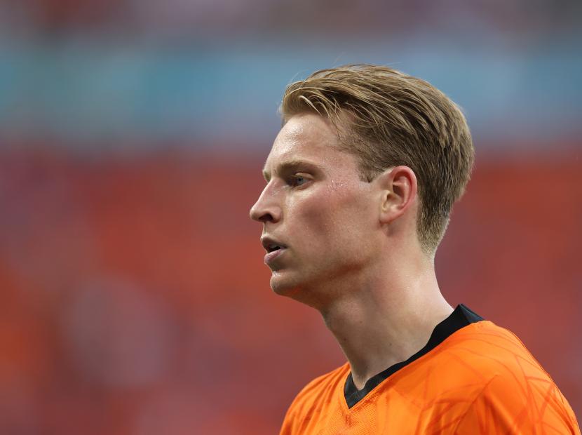 Reaksi Frenkie de Jong dari Belanda setelah kalah dalam pertandingan sepak bola babak 16 besar UEFA EURO 2020 antara Belanda dan Republik Ceko di Budapest, Hongaria, 27 Juni 2021.