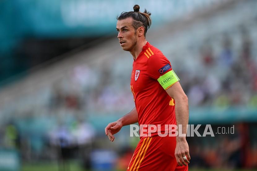 Reaksi Gareth Bale  pada pertandingan grup A kejuaraan sepak bola Euro 2020 antara Wales dan Swiss, di stadion Olimpiade Baku, di Baku, Azerbaijan, Sabtu (12/6).