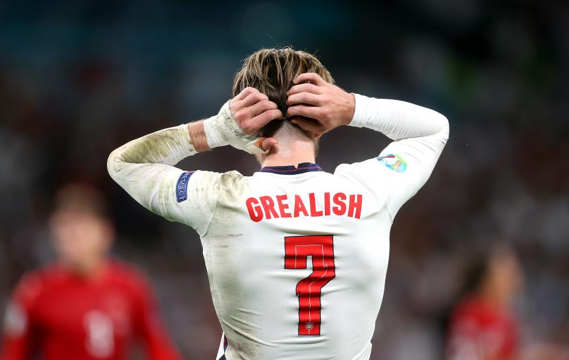 Reaksi Jack Grealish dari Inggris saat semifinal UEFA EURO 2020 antara Inggris dan Denmark di London, Inggris, 07 Juli 2021.