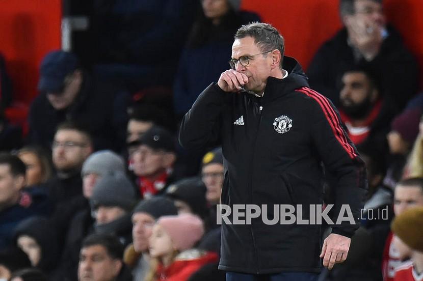  Reaksi manajer sementara Manchester United Ralf Rangnick pada pertandingan Liga Inggris antara Manchester United dan Wolverhampton Wanderers di Manchester, Inggris, Selasa (4/1/2022) dini hari WIB.