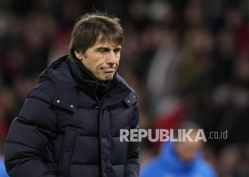  Reaksi pelatih Tottenham Hotspur Antonio Conte setelah pertandingan sepak bola Liga Inggris.