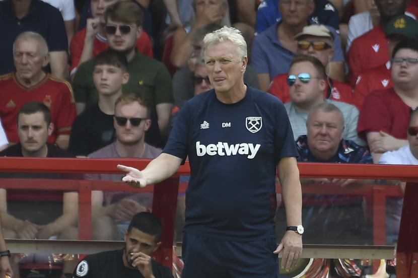 Reaksi manajer West Ham David Moyes selama pertandingan sepak bola Liga Inggris antara Nottingham Forest dan West Ham United di markas City di Nottingham, Inggris, Ahad, 14 Agustus 2022. 