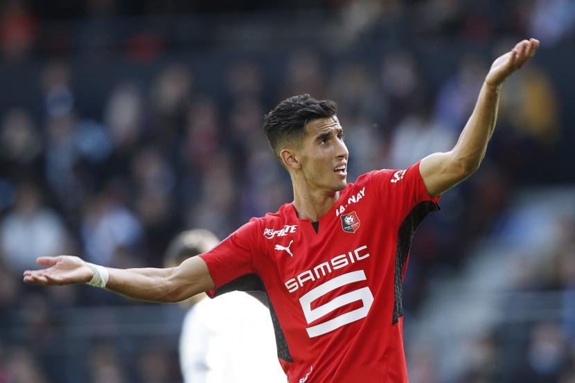 Reaksi Nayef Aguerd dari Rennes selama pertandingan sepak bola Ligue 1 Prancis antara Stade Rennais dan PSG di stadion Roazhon Park di Rennes, Prancis, beberapa waktu lalu..