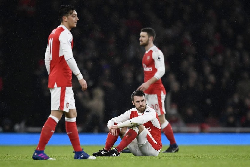 Reaksi para pemain Arsenal pada laga Liga Primer lawan Watford di stadion Emirates, Rabu (1/2) dini hari WIB. Arsenal kalah 1-2.