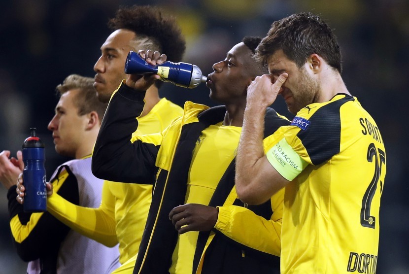 Reaksi para pemain Borussia Dortmund seusai leg pertama perempat final Liga Champions lawan AS Monaco di Signal Iduna Park, Kamis (13/4) dini hari WIB. Dortmund kalah 2-3.