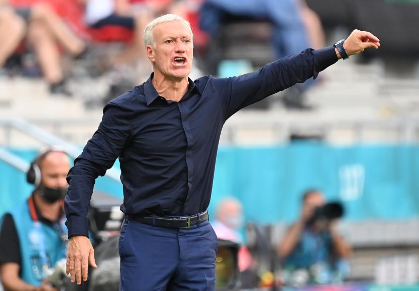  Reaksi pelatih kepala Prancis Didier Deschamps saat memimpin timnya menghadapi Hungaria dalam pertandingan babak penyisihan Grup F UEFA EURO 2020 di Puskas Arena, Budapest , Hungaria, 19 Juni 2021. 