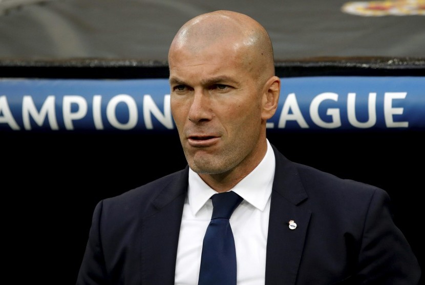 Reaksi pelatih Real Madrid, Zinedine Zidane pada leg pertama semifinal Liga Champions lawan Atletico Madrid di Santiago Bernabeu, Rabu (3/5) dini hari WIB. Madrid menang 3-0.