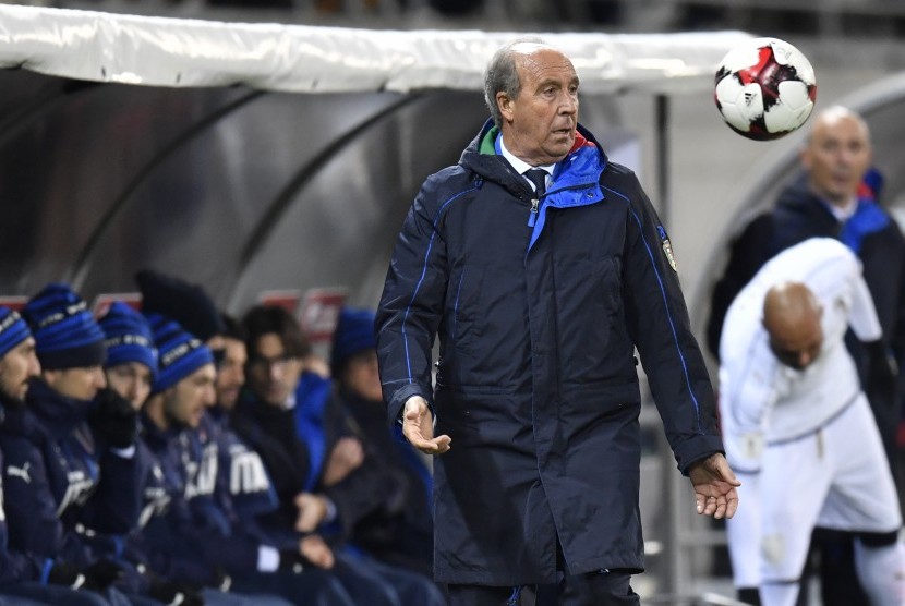 Reaksi pelatih timnas Italia, Giampiero Ventura pada laga kualifikasi Piala Dunia 2018 lawan Liechstenstein di Vaduz, Ahad (13/11) dini hari WIB. Italia menang telak dengan skor 4-0.