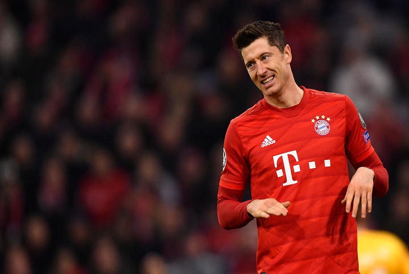 Reaksi Pemain Bayern Muenchen Robert Lewandowski dalam pertandingan melawan Olympiakos